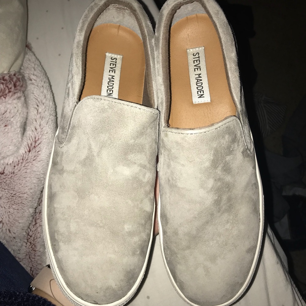 Steve Madden gills slip on